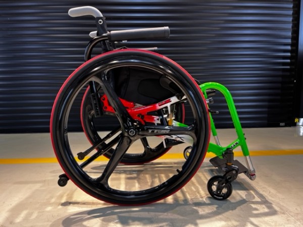 オーダー車椅子PROTECS PRO -7セラミックコーティング施工のご依頼です。藤沢市のM さまサムネイル