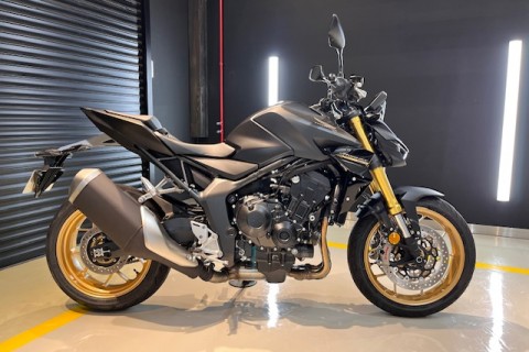 ホンダ　CB1000HORNET　PROTECS　PRO－７セラミックコーティング　都内のAさま　今回で4台目のご依頼です。